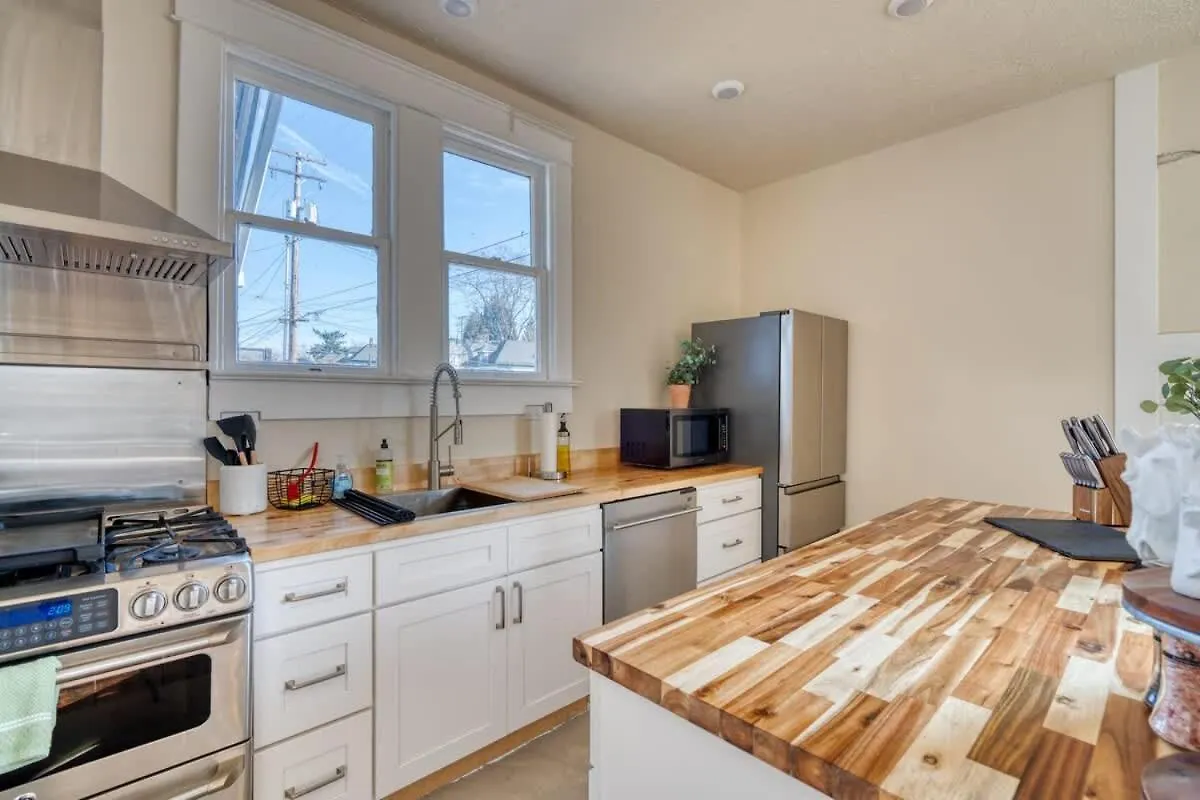 Holiday home Stay Portland - Laurelhurst Dream On Restaurant Row - 97 Walkscore United States