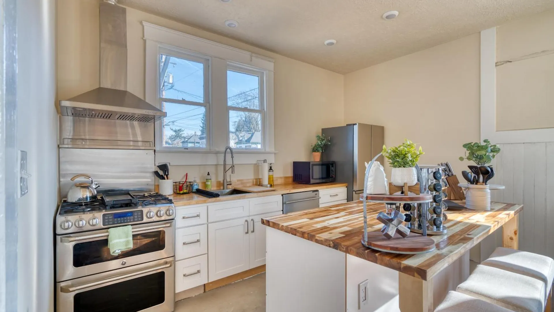Stay Portland - Laurelhurst Dream On Restaurant Row - 97 Walkscore Holiday home