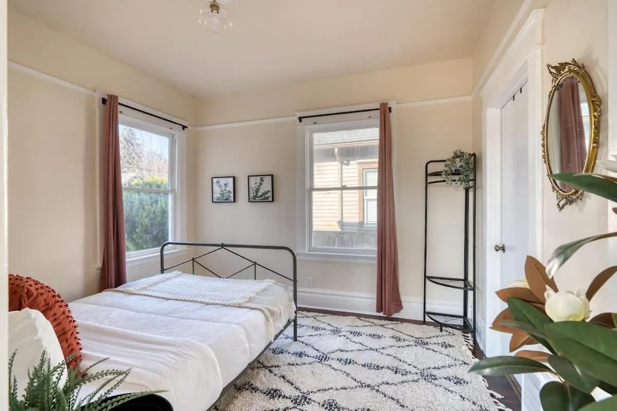 Holiday home Stay Portland - Laurelhurst Dream On Restaurant Row - 97 Walkscore