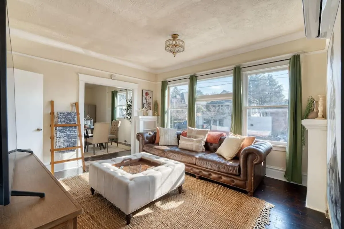 Stay Portland - Laurelhurst Dream On Restaurant Row - 97 Walkscore